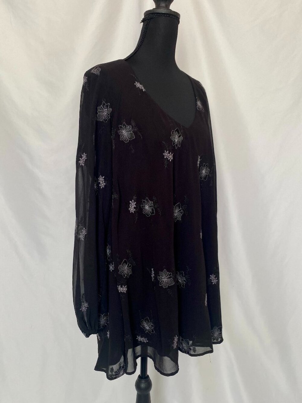 Vintage Show Me Your Mumu One Size (Fits Like S/M) Black Embroidered Chiffon Tun
